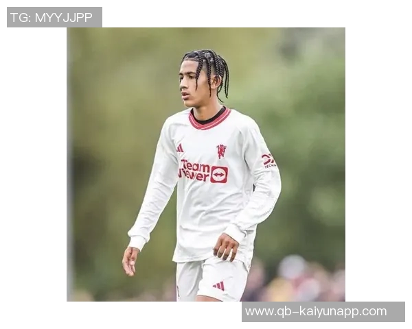 15岁小将JJ加布里埃尔与传奇教练弗格森合影感慨荣幸之至